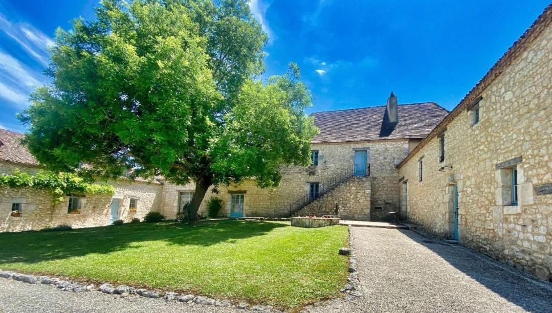 Chambre D'Hote "La Source" Domaine De Fonpeyroune Conne-de-Labarde Dış mekan fotoğraf